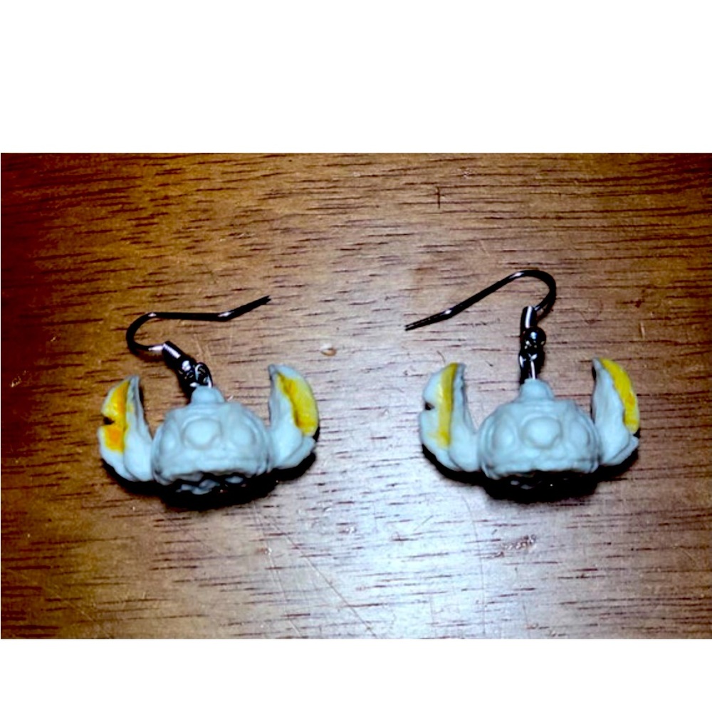 Stitch shaped popcorn earrings